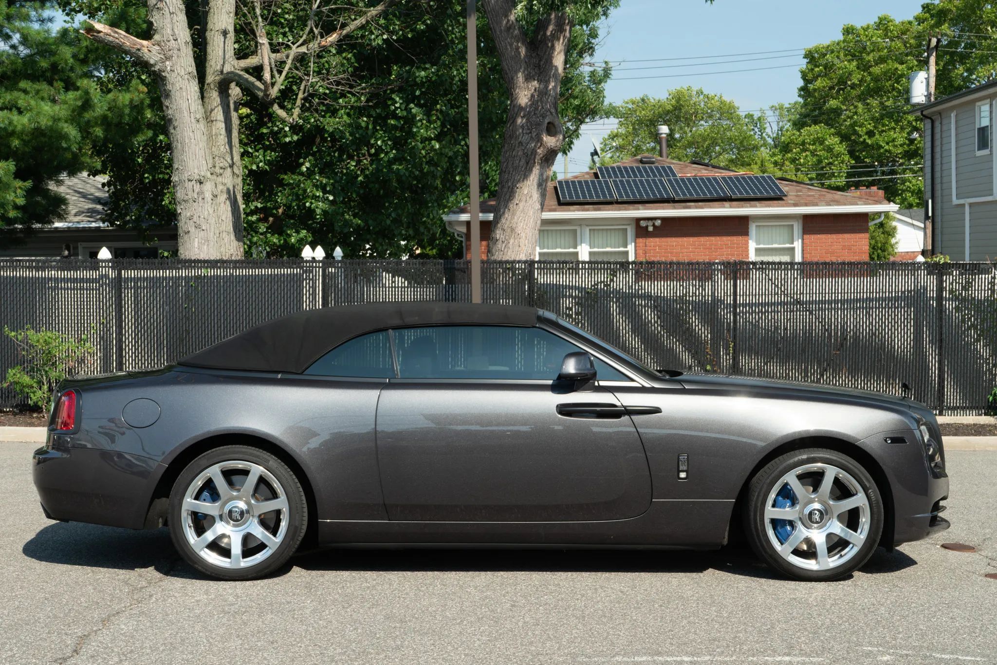 Used 2017 Rolls-Royce Dawn RWD image 9