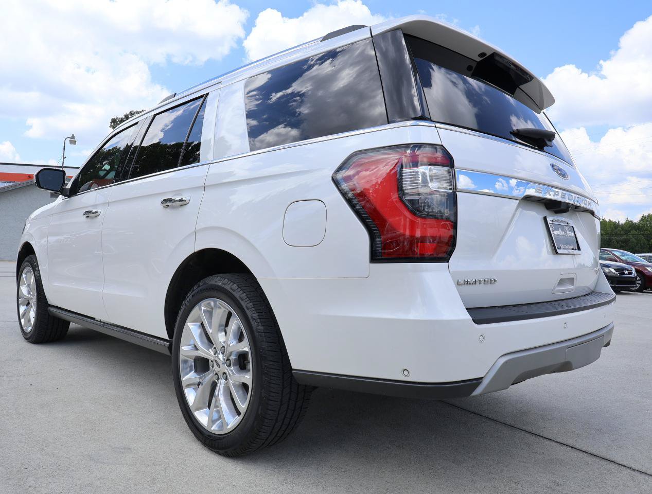 Used 2018 Ford Expedition Limited w/ Equipment Group 302A RWD image 4