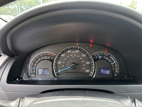 Used 2014 Toyota Camry LE FWD image 11