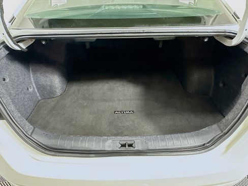 Used 2025 Nissan Altima 2.5 SV FWD image 26