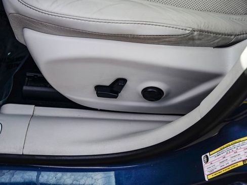 Used 2019 Jeep Cherokee Limited w/ Technology Group image 22