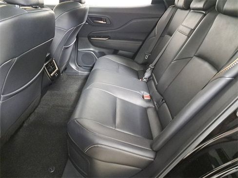 Used 2024 Toyota Crown Limited image 12