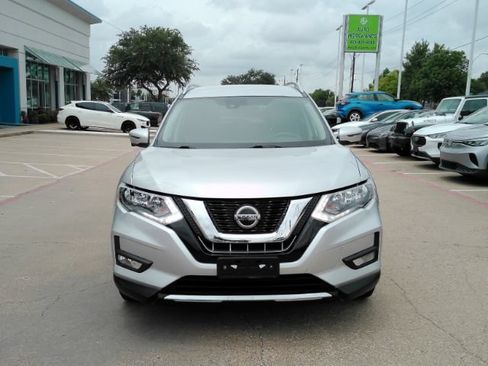 Used 2020 Nissan Rogue SL FWD image 2