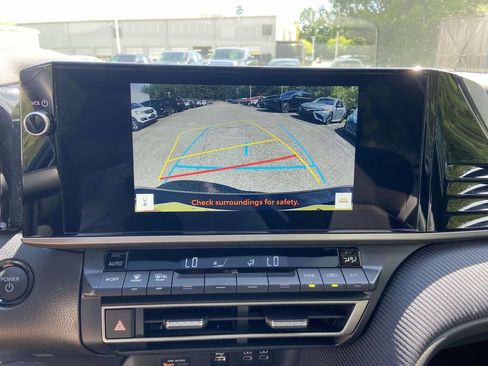 Used 2025 Toyota Camry SE w/ Multimedia Upgrade Package FWD image 23