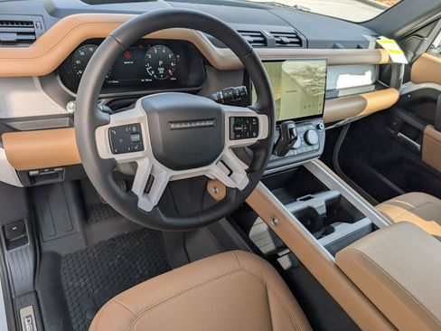 New 2026 Land Rover Defender 110 X-Dynamic SE image 4