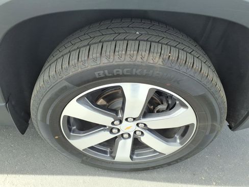Used 2023 Chevrolet Traverse LT w/ LT Premium Package AWD/4WD image 21