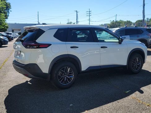 Used 2023 Nissan Rogue S AWD/4WD image 9