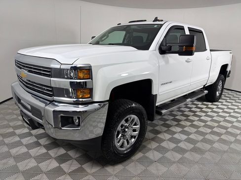 Used 2016 Chevrolet Silverado 2500 LT w/ LT Convenience Package AWD/4WD image 9