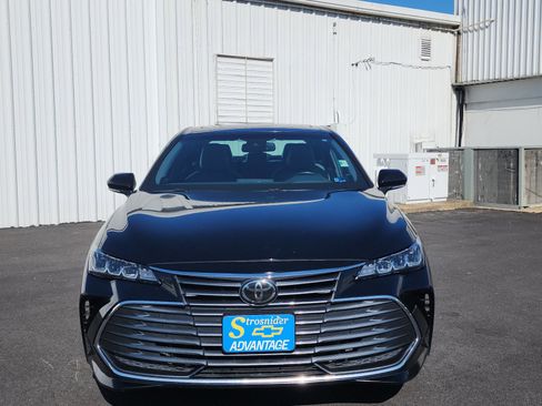 Used 2019 Toyota Avalon XLE w/ Moonroof Package FWD image 8