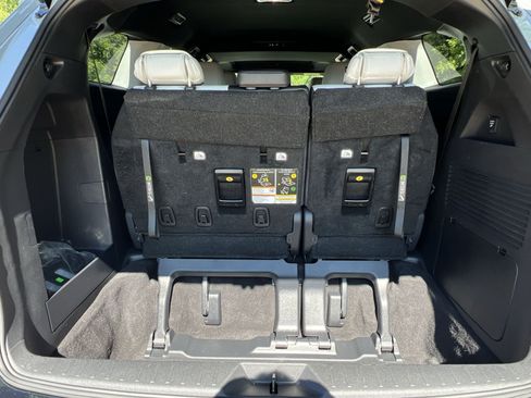 Used 2025 Toyota Sienna XSE w/ XSE Plus Package FWD image 36