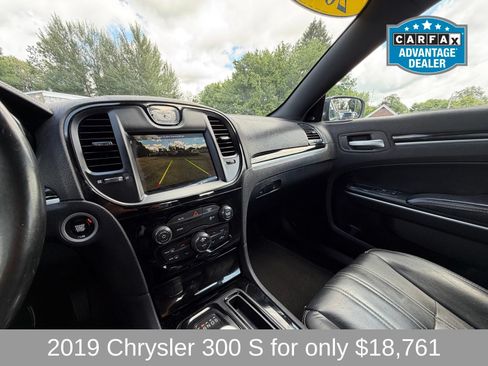 Used 2019 Chrysler 300 S AWD/4WD image 12