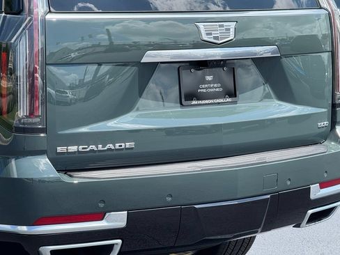 Certified 2026 Cadillac Escalade Luxury w/ LPO, Radiant Package AWD/4WD image 9
