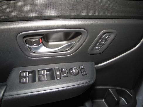 Certified 2025 Honda Pilot Black Edition image 12