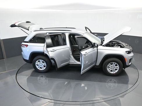 Used 2024 Jeep Grand Cherokee Laredo w/ Trailer Tow Package image 52