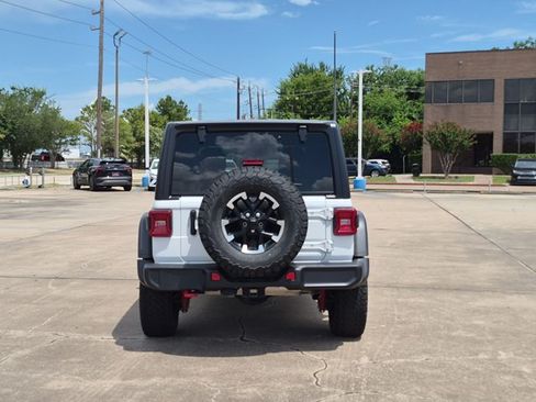 Used 2025 Jeep Wrangler Unlimited Rubicon AWD/4WD image 5