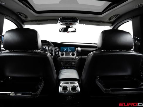 Used 2010 Rolls-Royce Ghost image 24