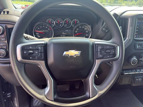 Certified 2022 Chevrolet Silverado 1500 Custom w/ Safety Confidence Package AWD/4WD image 17