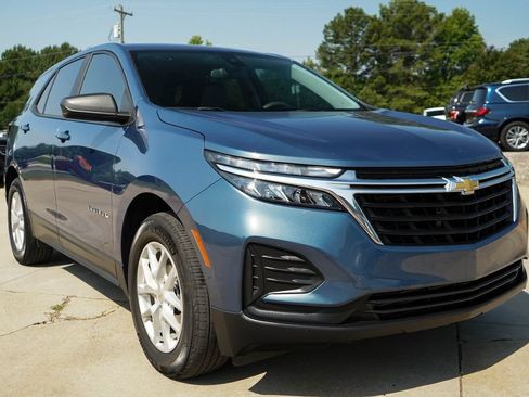 Used 2024 Chevrolet Equinox LS w/ LS Convenience Package FWD image 34