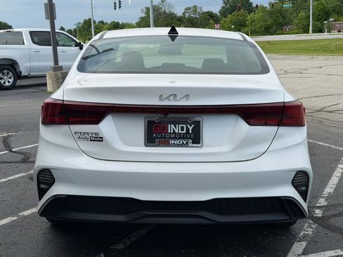 Used 2023 Kia Forte LXS FWD image 4