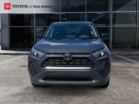 Used 2025 Toyota RAV4 LE AWD/4WD image 13
