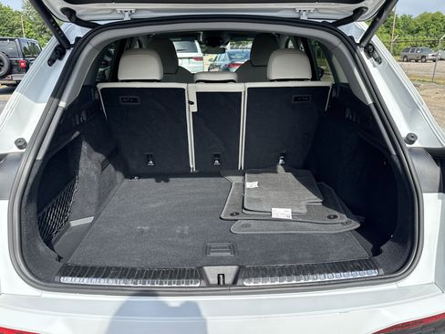 Certified 2025 Audi Q5 Premium w/ Premium Plus AWD/4WD image 8