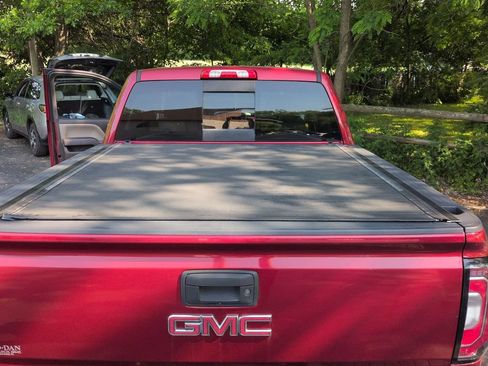 Used 2018 GMC Sierra 1500 SLT AWD/4WD image 28