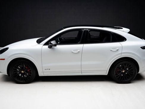 Used 2021 Porsche Cayenne GTS AWD/4WD image 16