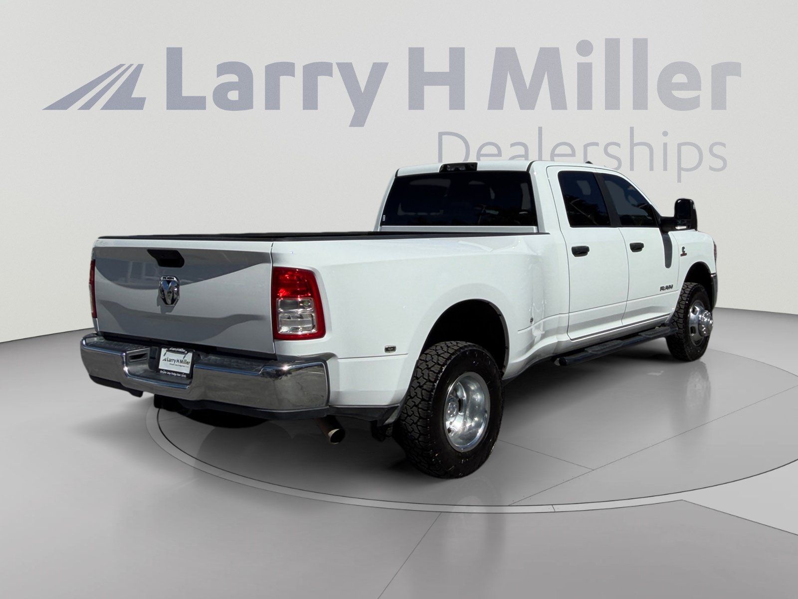Used 2023 RAM 3500 Big Horn w/ Level 1 Equipment Group AWD/4WD image 5