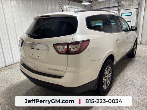 Used 2015 Chevrolet Traverse LT FWD image 3