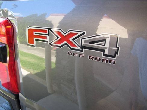 Used 2024 Ford F250 Lariat w/ Lariat Ultimate Package AWD/4WD image 32