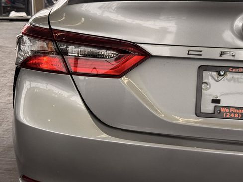 Used 2023 Toyota Camry SE image 16