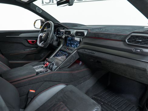 Used 2023 Lamborghini Urus Performante image 26
