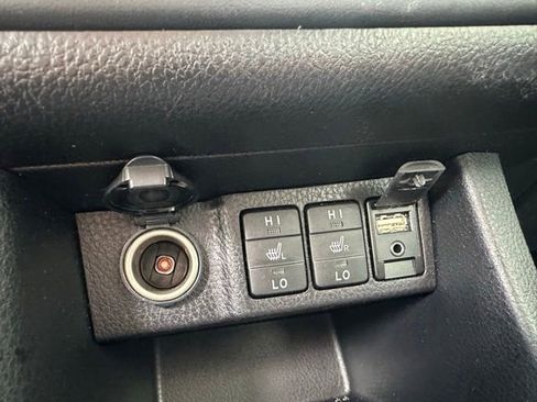 Used 2017 Toyota Corolla XLE w/ Carpet Mat Package (TMS) FWD image 19