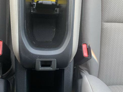 Used 2018 Honda HR-V EX image 16