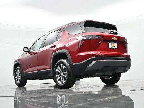 Used 2025 Chevrolet Equinox LT w/ Convenience Package II FWD image 26