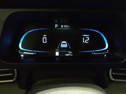 Used 2025 Hyundai Elantra Sport image 23