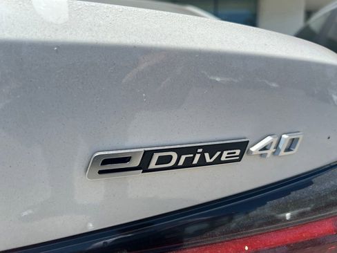 Certified 2025 BMW i4 eDrive40 RWD image 6