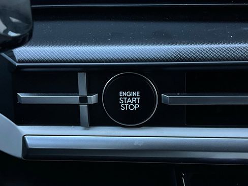 Used 2025 Hyundai Santa Fe SEL image 28