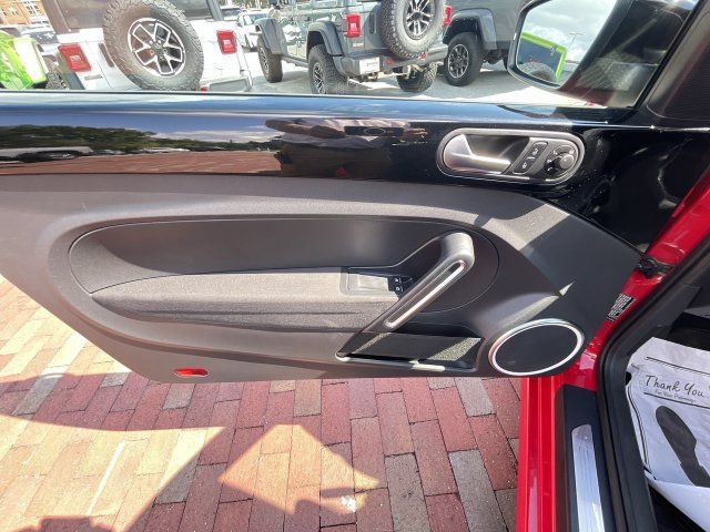 Used 2012 Volkswagen Beetle 2.0T FWD image 10