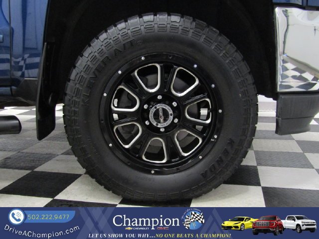 Used 2017 Chevrolet Silverado 1500 LT w/ All Star Edition AWD/4WD image 3