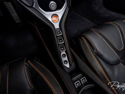 Used 2025 McLaren 750S Spider image 60