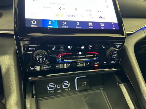 New 2025 Jeep Grand Cherokee Overland w/ Adv Protech Group III image 24