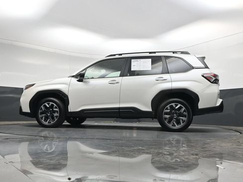 Used 2025 Subaru Forester Premium AWD/4WD image 47