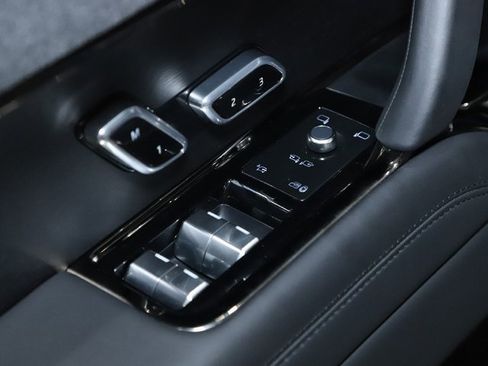 Used 2024 Land Rover Range Rover Sport Dynamic SE image 31