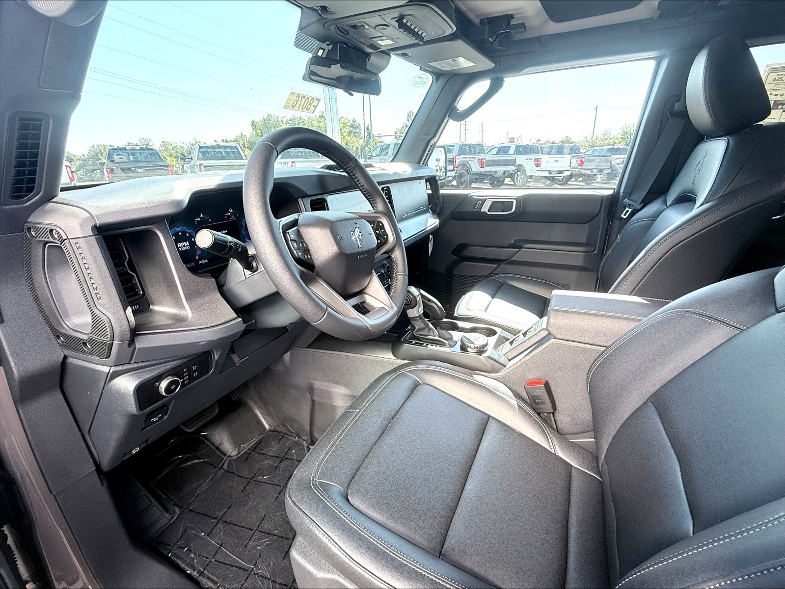 New 2026 Ford Bronco Badlands w/ Sasquatch Package AWD/4WD image 9