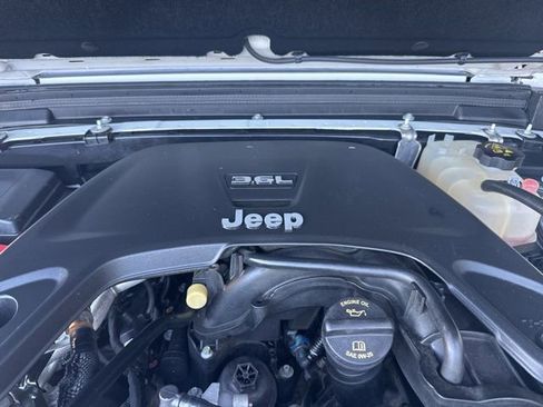 Used 2021 Jeep Wrangler Unlimited Sport image 26