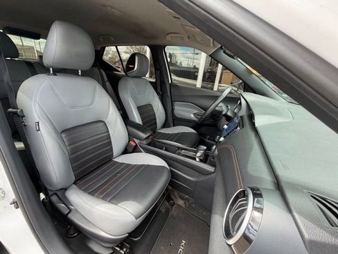 Used 2021 Nissan Kicks SR w/ SR Premium Package FWD image 12