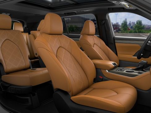 New 2026 Toyota Highlander Platinum image 19