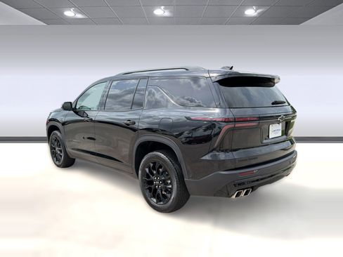 Certified 2025 Chevrolet Traverse LT w/ Enhanced Driving Package FWD image 3