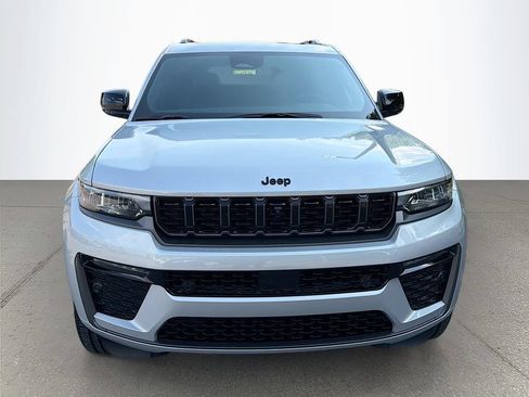 New 2026 Jeep Grand Cherokee L Limited AWD/4WD image 9